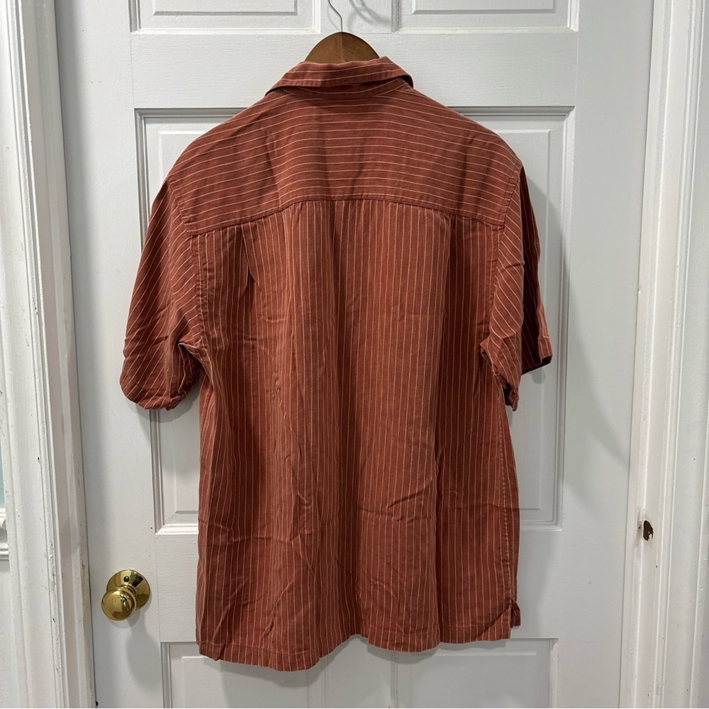 Tommy Bahama Men’s Hawaiian Shirt Short Sleeve Size L Tencel Blend Resortwear - Picture 6 of 6